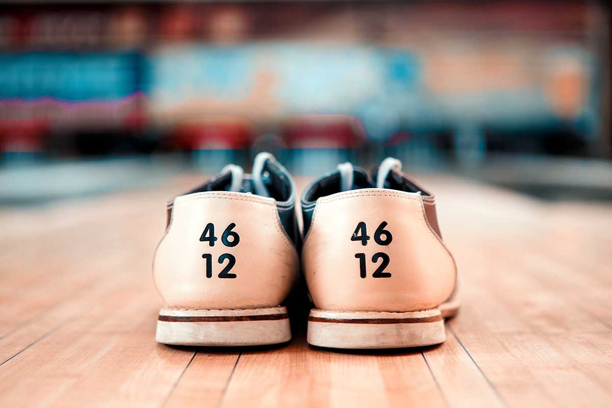 How to Find the Best Bowling Shoes 2021 - Buyer's Guide 